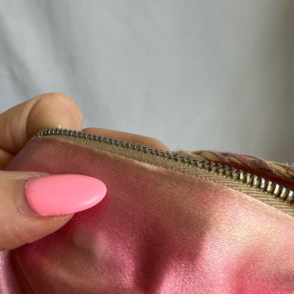 ✨SOLD✨ Vintage Fendi Pink Raffia Baguette - Picture 16 of 16